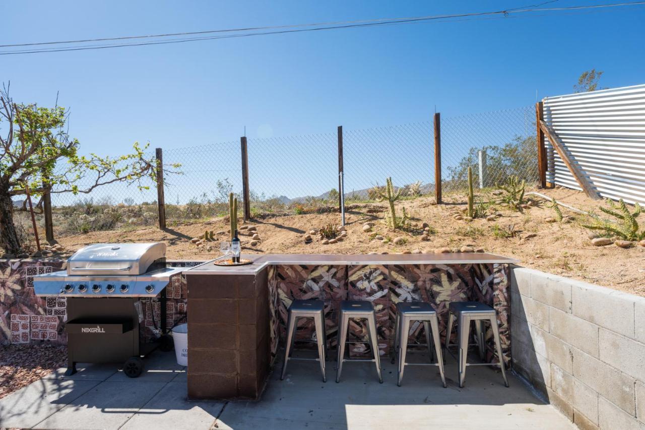Hot Tub, Games, King Bed, Fire Pit, Bbq Grill, Minutes From National Park And Views Villa Joshua Tree Exteriör bild