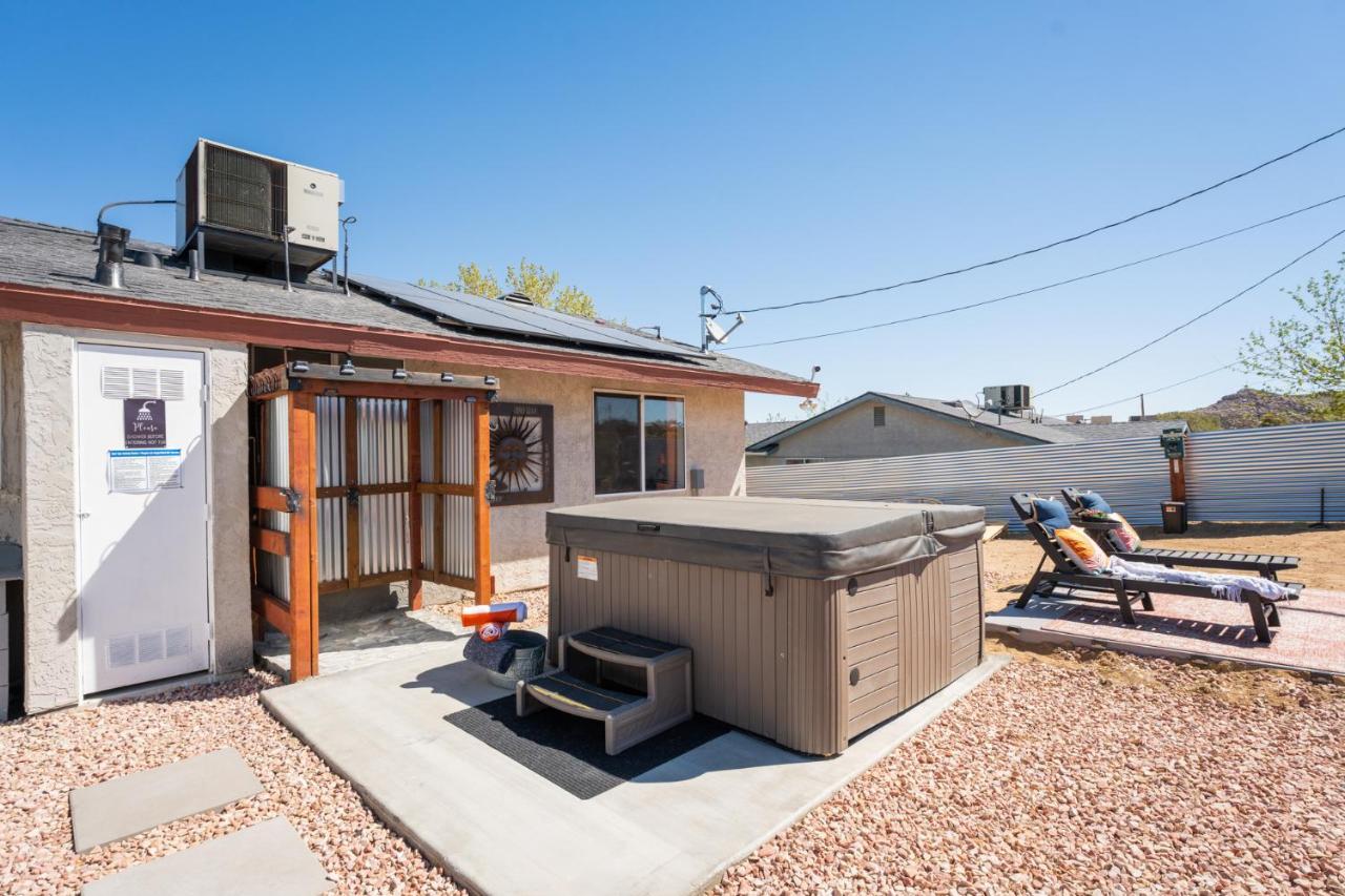 Hot Tub, Games, King Bed, Fire Pit, Bbq Grill, Minutes From National Park And Views Villa Joshua Tree Exteriör bild