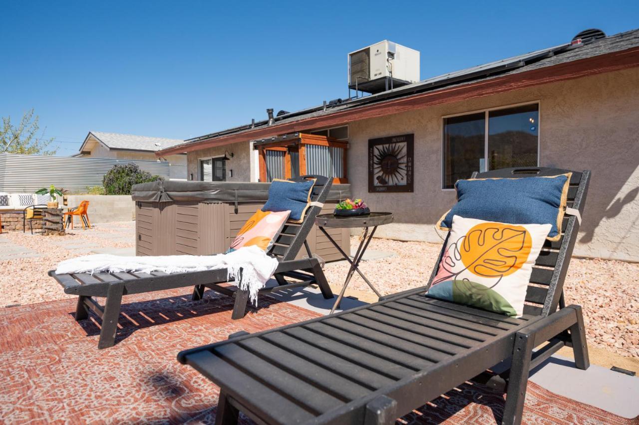 Hot Tub, Games, King Bed, Fire Pit, Bbq Grill, Minutes From National Park And Views Villa Joshua Tree Exteriör bild