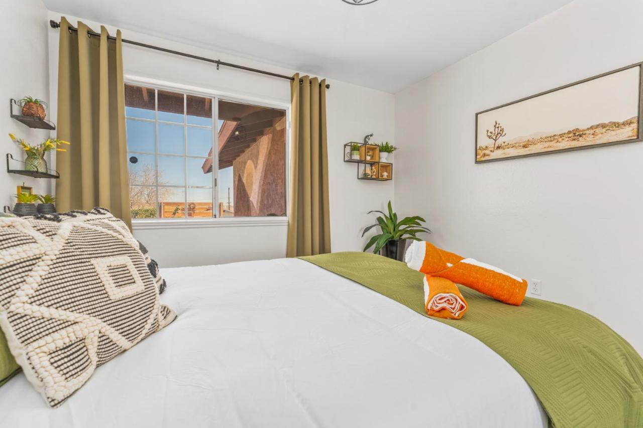 Hot Tub, Games, King Bed, Fire Pit, Bbq Grill, Minutes From National Park And Views Villa Joshua Tree Exteriör bild