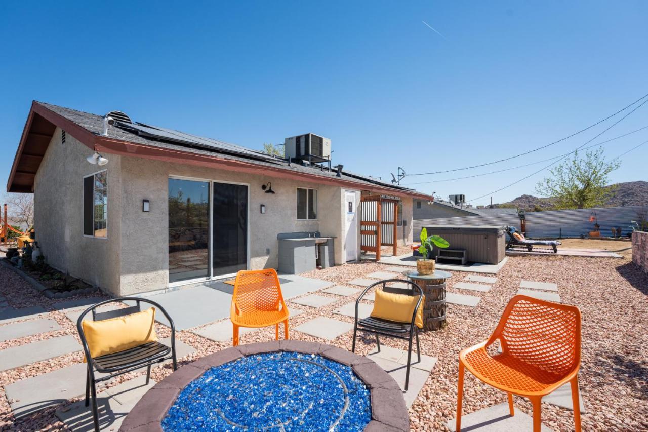Hot Tub, Games, King Bed, Fire Pit, Bbq Grill, Minutes From National Park And Views Villa Joshua Tree Exteriör bild