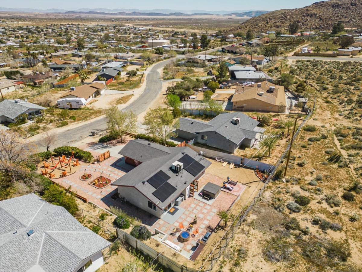 Hot Tub, Games, King Bed, Fire Pit, Bbq Grill, Minutes From National Park And Views Villa Joshua Tree Exteriör bild